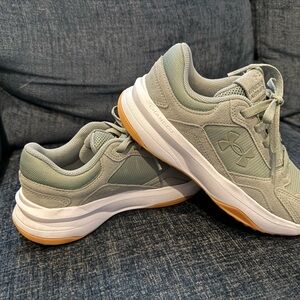 Under Armour Women's Gray and Tan Sneakers
